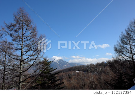 姫木平から望む蓼科山（たてしなやま） 132157384