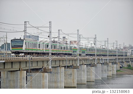 東海道本線 茅ヶ崎-平塚 JR東日本 E233系3000番台 E-11編成(国府津) 東海道本線 茅ヶ崎-平塚 JR東日本 E233系3000番台 E-11編成(国府津) 132158063