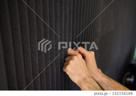 Guidance on Installing Acoustic Foam Panels Effectively for Achieving Soundproofing Benefits 132158189