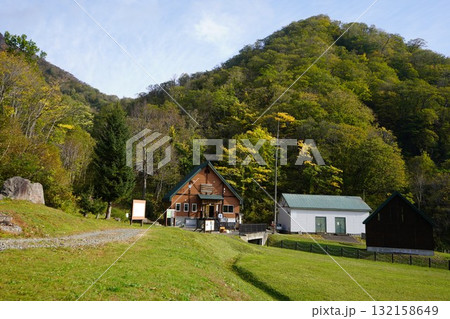 秋の南暑寒別岳管理棟 秋の南暑寒別岳管理棟 132158649