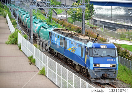 東海道本線　桜木町－東高島　JR貨物　EH200-4（高崎） 132158764