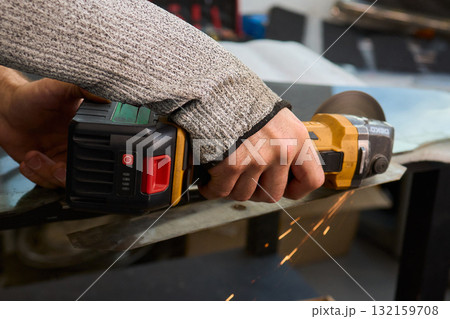 Utilizing Power Tools in the Workshop for Various Metalworking Projects Effectively 132159708