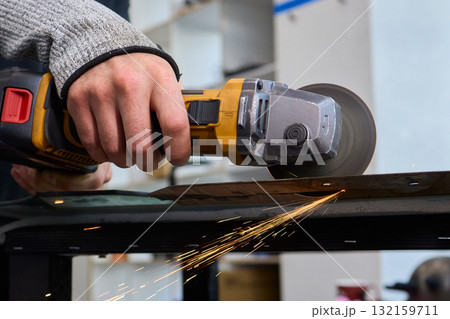 Utilizing Power Tools in the Workshop for Various Metalworking Projects Effectively 132159711