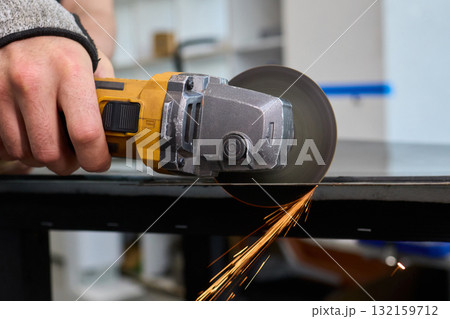 Utilizing Power Tools in the Workshop for Various Metalworking Projects Effectively 132159712