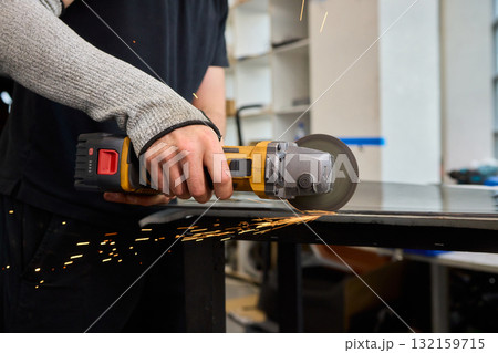 Utilizing Power Tools in the Workshop for Various Metalworking Projects Effectively 132159715