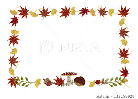 【秋モチーフの四角枠】手刺繍イラスト素材 132159929