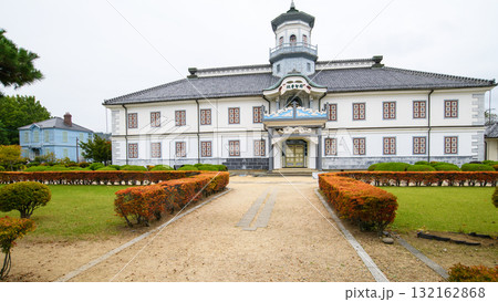 旧開智学校校舎 並んで旧司祭館 長野県 旧開智学校校舎 並んで旧司祭館 長野県 132162868