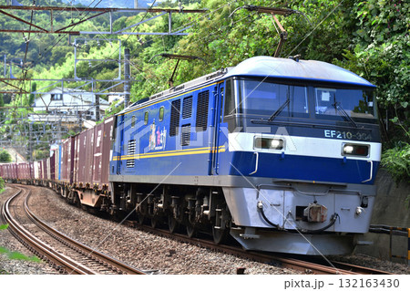 東海道本線　根府川－早川　JR貨物　EF210-364（新鶴見）＋コキ200-47 132163430