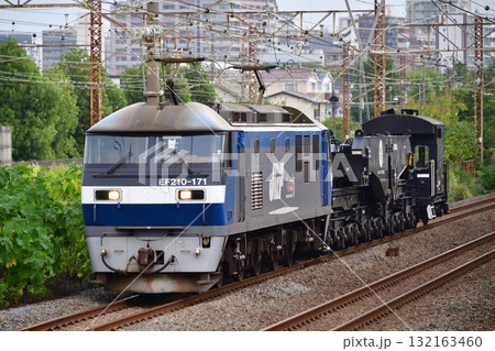 東海道本線　相模貨物　JR貨物　EF210-171（新鶴見）＋シキ801B2＋ヨ8629 132163460