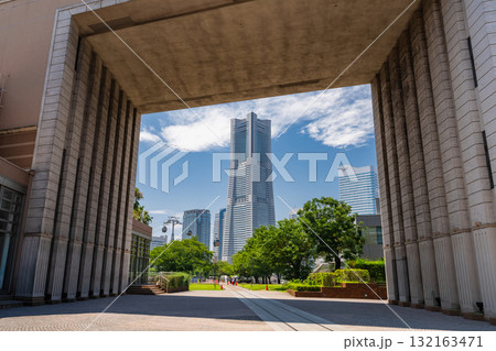 《神奈川県》横浜みなとみらい・運河パークの風景 132163471