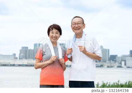 シニア　夫婦　ポートレート 132164156