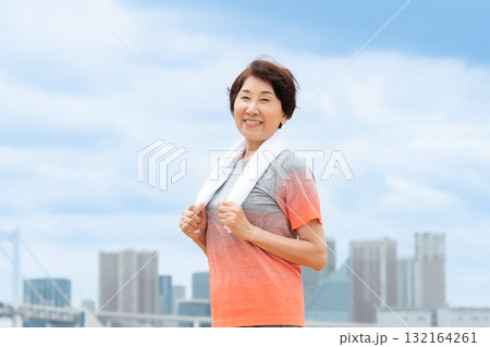 シニア　女性　ポートレート 132164261