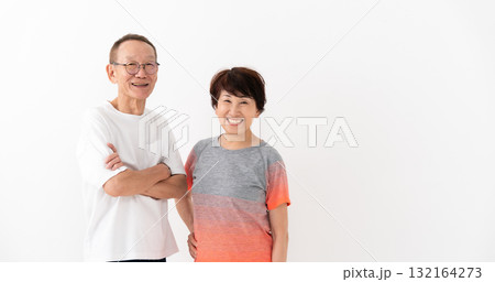 シニア　夫婦　フィットネス 132164273