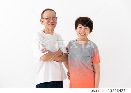 シニア　夫婦　フィットネス 132164274