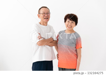 シニア　夫婦　フィットネス 132164275