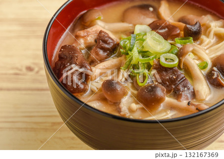 秋の味覚 キノコ汁 秋の味覚 キノコ汁 132167369