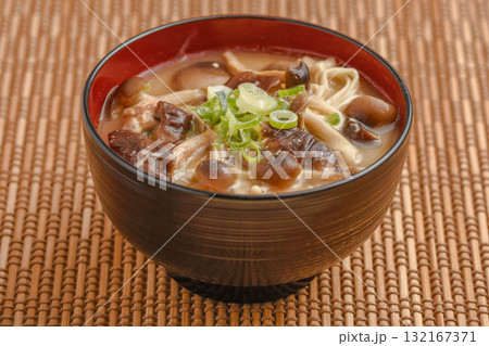 秋の味覚 キノコ汁 秋の味覚 キノコ汁 132167371