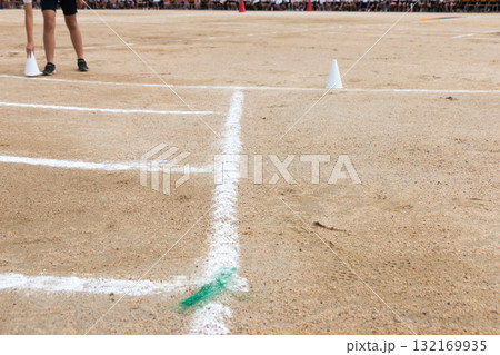 運動会の白線 運動会の白線 132169935