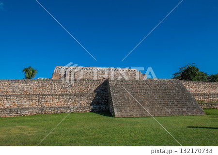 カーバ遺跡－マヤ文明の石造建築 132170738