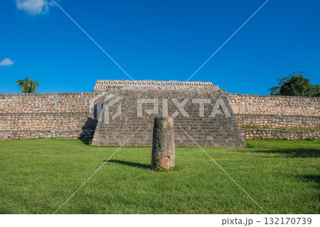 カーバ遺跡－マヤ文明の石造建築 132170739