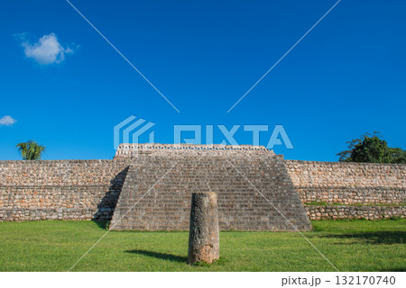カーバ遺跡－マヤ文明の石造建築 132170740