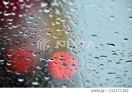 雨の日の居眠り運転 132171162