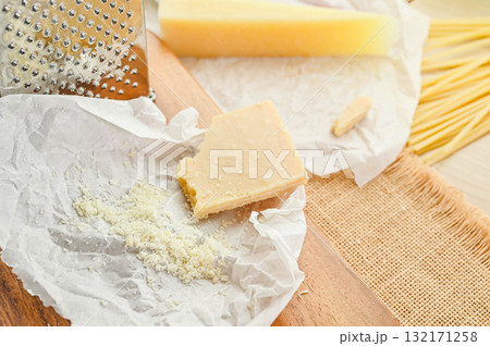 粉チーズ　パルミジャーノレッジャーノ 132171258