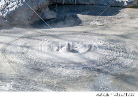 大地の芸術－別府・坊主地獄 132171319