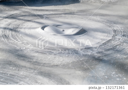 大地の芸術－別府・坊主地獄 132171361