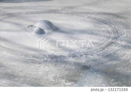 大地の芸術－別府・坊主地獄 132171389