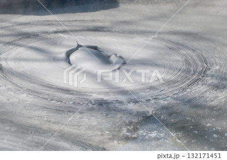 大地の芸術－別府・坊主地獄 132171451