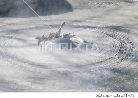 大地の芸術－別府・坊主地獄 132171479