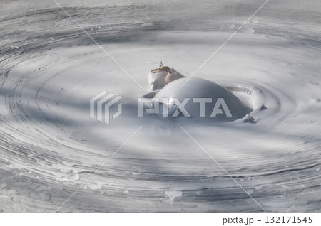 大地の芸術－別府・坊主地獄 132171545