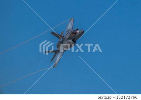 航空祭－迫力の戦闘機フライト 132172766