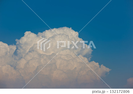 積乱雲 132172806