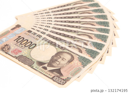 お金　新紙幣　10万円 132174195