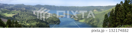 Panoramic view of Lake Azul and Lake Verde seen from the Da Vista Do Rei observatory 132174882