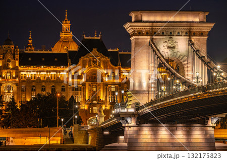 Szechenyi Chain Bridge view at night. Budapest, Hungary. Szechenyi Chain Bridge view at night. Budapest, Hungary. 132175823