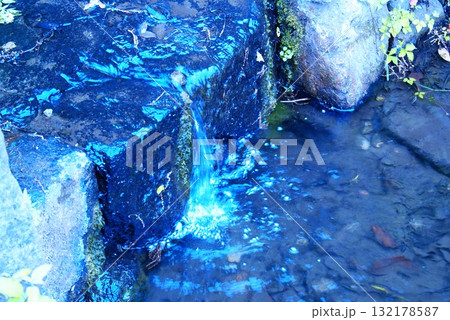 カラー　川　水　石　岩（2025年10月登録） 132178587