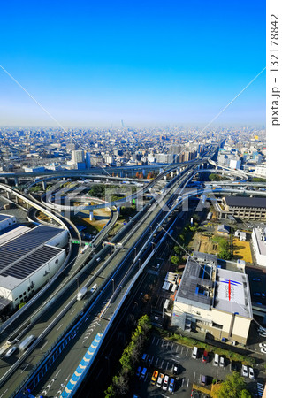 【大阪府】晴天の東大阪ジャンクション 【大阪府】晴天の東大阪ジャンクション 132178842