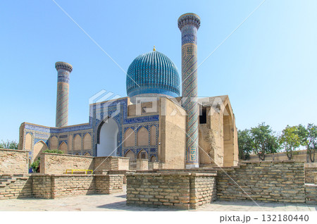 ウズベキスタンのサマルカンドにあるグーリアミール廟の青くとても美しい風景 132180440