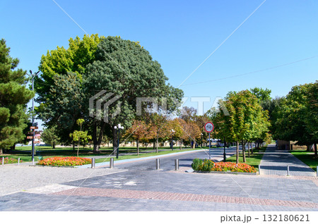 ウズベキスタンのサマルカンドのとても美しい街並み風景 ウズベキスタンのサマルカンドのとても美しい街並み風景 132180621