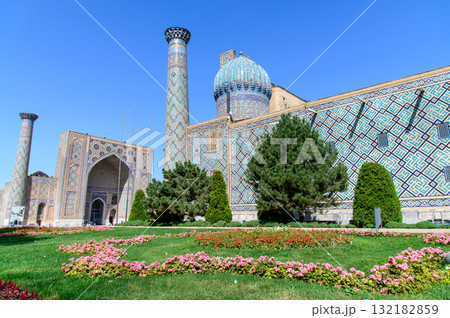ウズベキスタンのサマルカンドにあるレギスタン広場のとても美しい風景 132182859