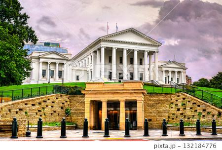 Historic Virginia State Capitol in Richmond, Virginia, United States. Viewed from its modern Bank Street entrance, the landmark building was designed by Thomas Jefferson and houses the Virginia Historic Virginia State Capitol in Richmond, Virginia, United States. Viewed from its modern Bank Street entrance, the landmark building was designed by Thomas Jefferson and houses the Virginia 132184776