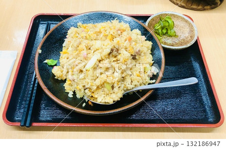 豚と鶏が出会った結果生まれた香ばしさの極み 豚と鶏が出会った結果生まれた香ばしさの極み 132186947