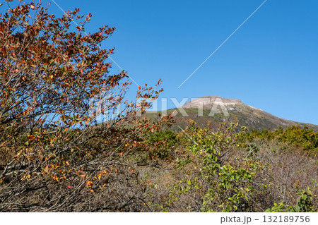 紅葉の那須山の風景 紅葉の那須山の風景 132189756