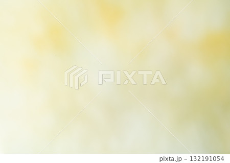 柔らかな黄緑のぼかし背景 132191054