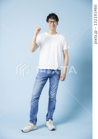 Tシャツを着た男性 Tシャツを着た男性 132191460
