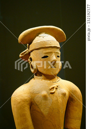 9364 埴輪 盛装女子(部分) 9364 埴輪 盛装女子(部分) 132192577