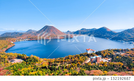 榛名山（秋）：掃部ヶ岳・硯岩からの眺め 132192687